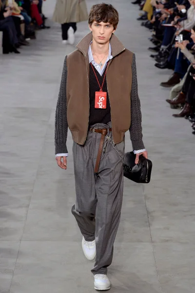 Look 14